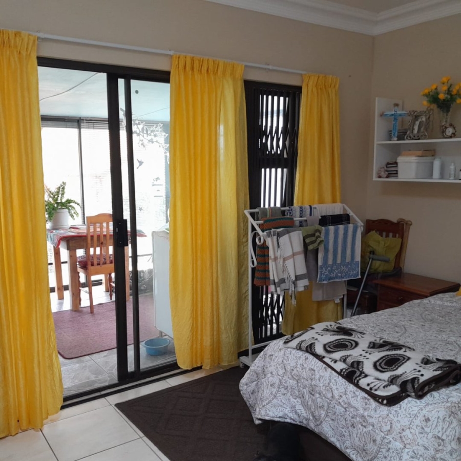 4 Bedroom Property for Sale in Wavecrest Eastern Cape